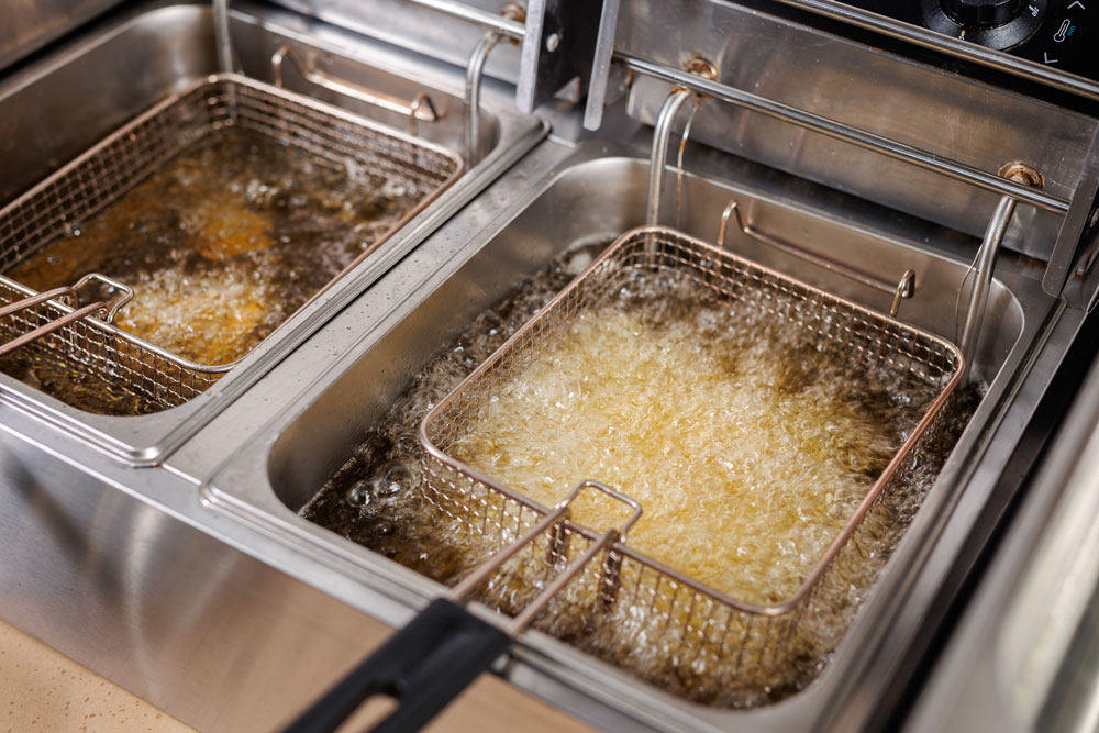 How to Choose the Best Cooking Oil for Your Commercial Deep Fryer